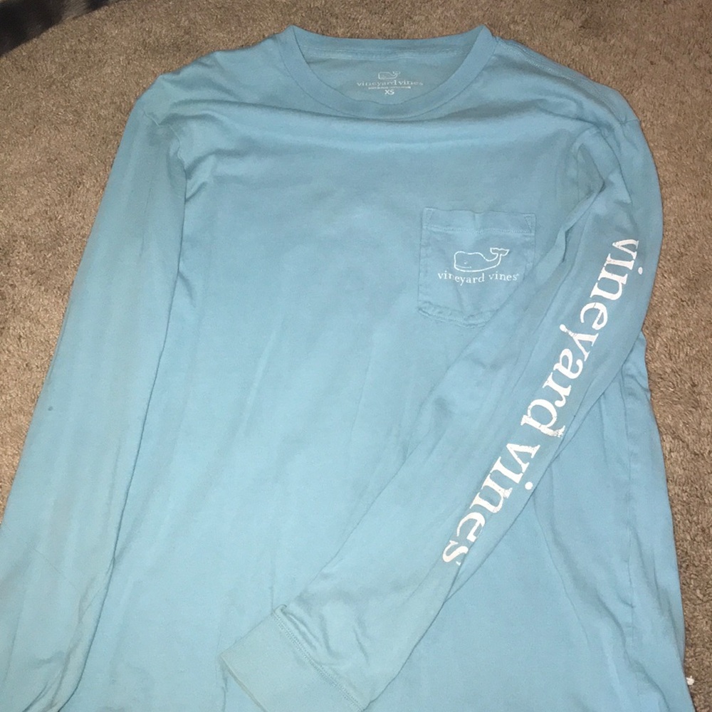 long sleeved vinard vine t-shirt